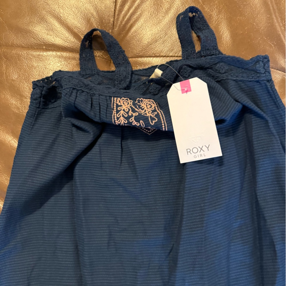 NWT roxy dress. Beachy dress. Blue lace straps.